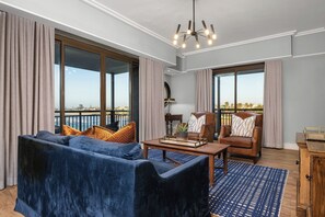 Luxury Suite | 1 bedroom, minibar, in-room safe, desk