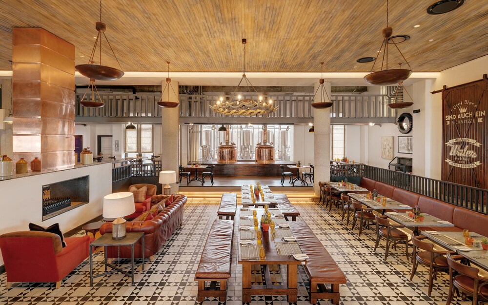 Strand Hotel by null