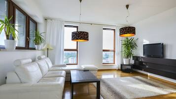 1 bedroom, iron/ironing board, rollaway beds, free WiFi