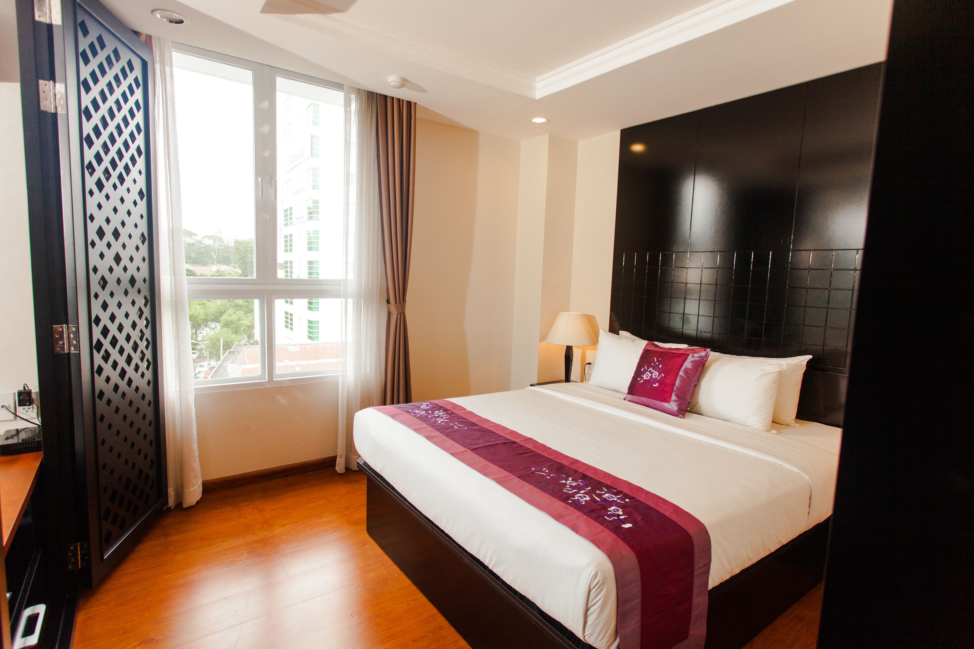 minibar, in-room safe, desk, blackout curtains