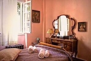 Double Room | Individually decorated, individually furnished, iron/ironing board - Athens Quinta - Hostel (Athens)