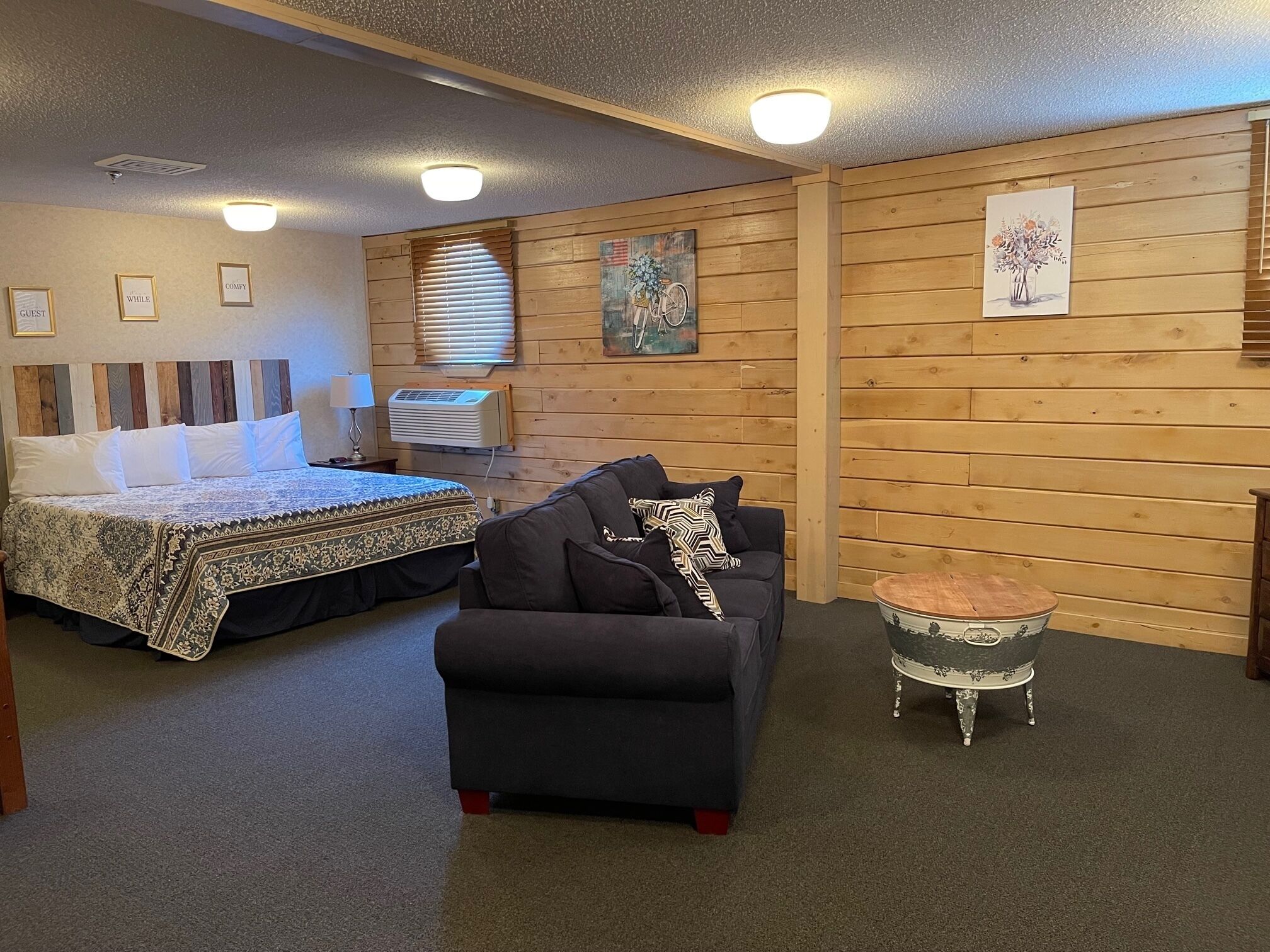 triple room | 1 bedroom, desk, blackout curtains, iron/ironing board