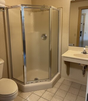 Bathroom - Paddle Wheel Inn (Oregon)