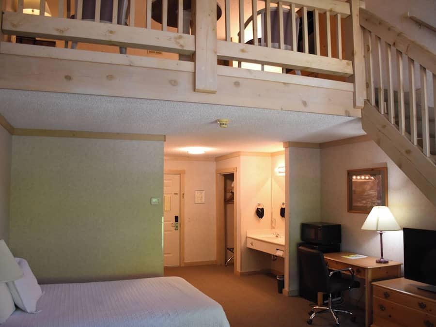 Desk, blackout drapes, iron/ironing board, free WiFi