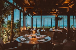 Breakfast, lunch, dinner served; international cuisine, sea views