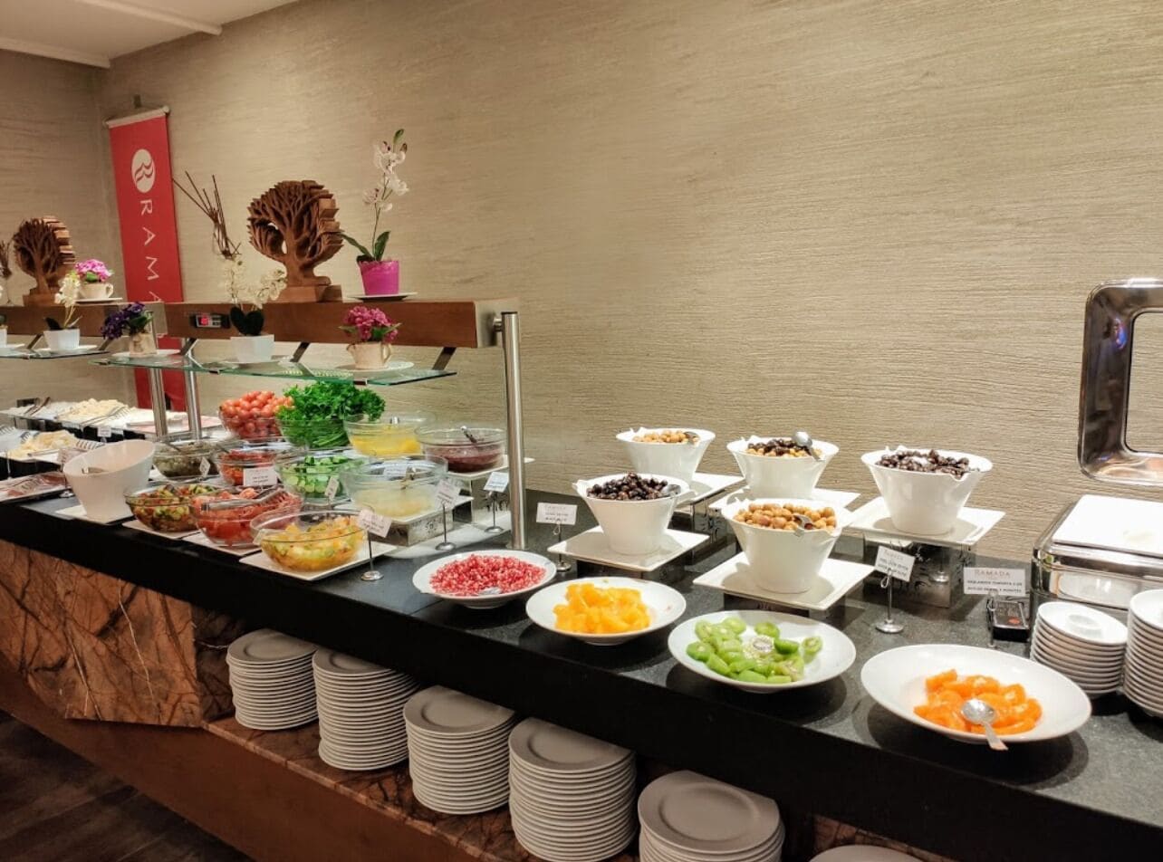 包含每日自助早餐