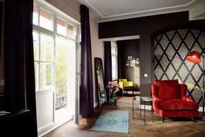 Rom | Oppholdsområde | Flatskjerm-TV