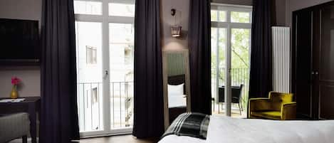 Premium bedding, in-room safe, desk, blackout curtains