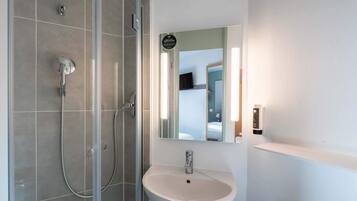Shower, towels