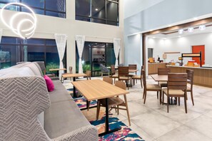 Frokostbuffé er inkludert hver dag