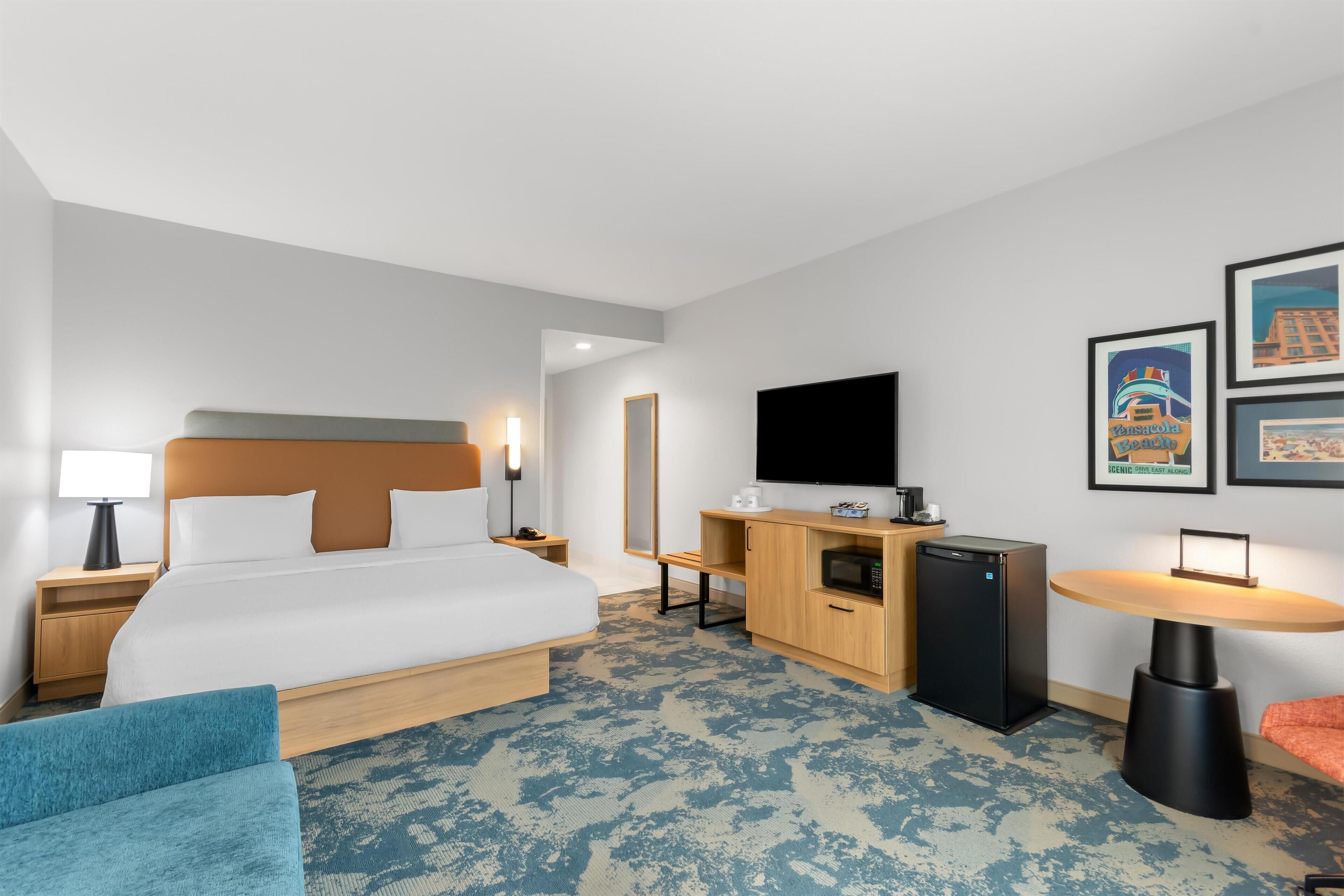 King Sofabed Microwave and Refrigerator | In-room safe, laptop workspace, blackout drapes, soundproofing