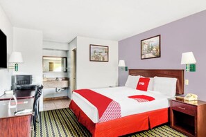 办公桌、免费 WiFi、床单