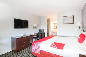 Escritorio, wifi gratis y ropa de cama 