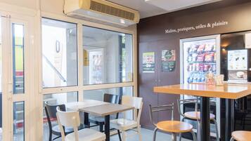 Daily buffet breakfast for a fee