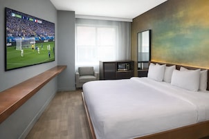 Habitación, 1 cama de matrimonio grande | Ropa de cama de alta calidad y caja fuerte