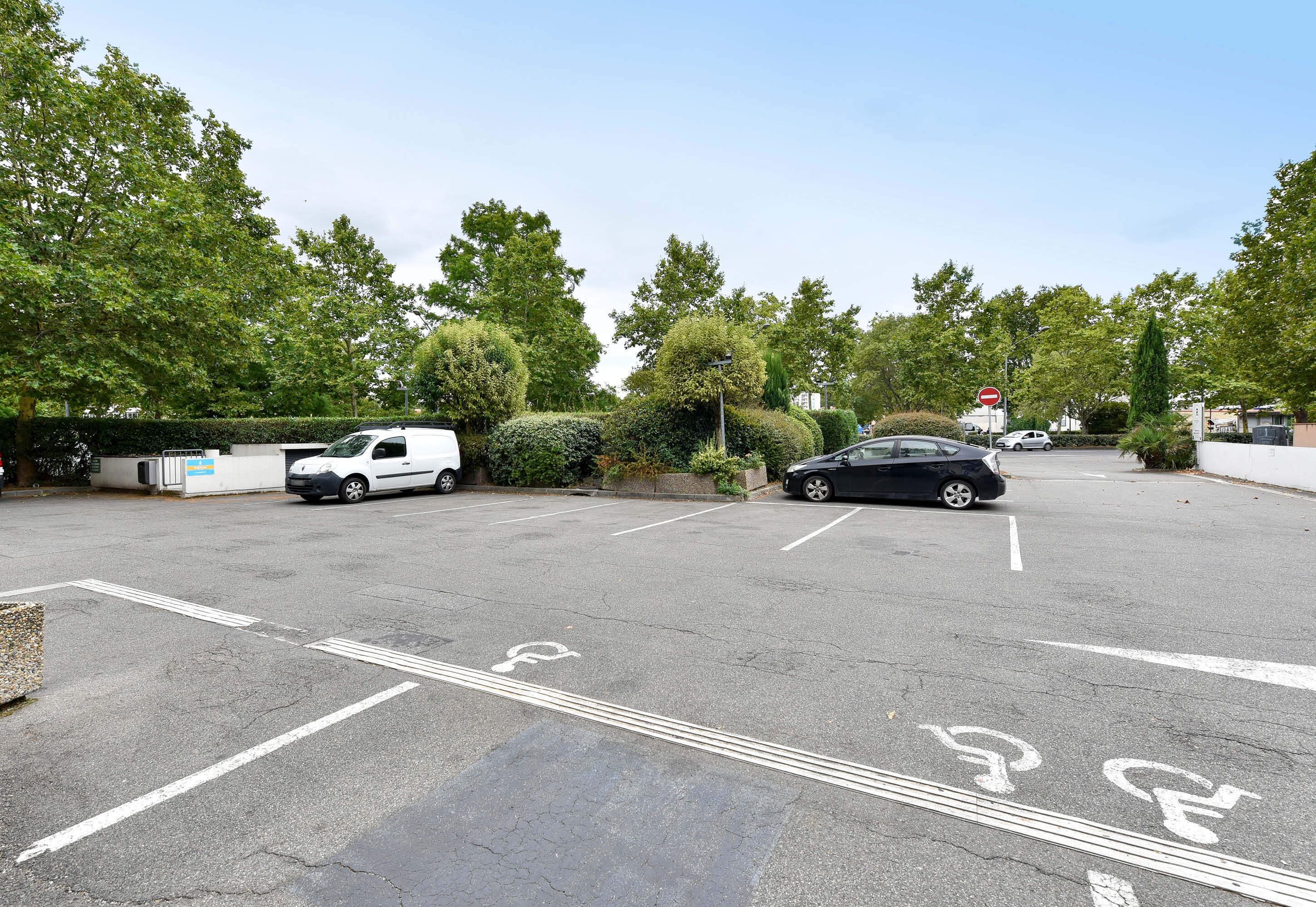 Photo - B&B HOTEL Toulouse Centre Canal du Midi