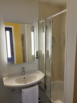 シャワー、タオル