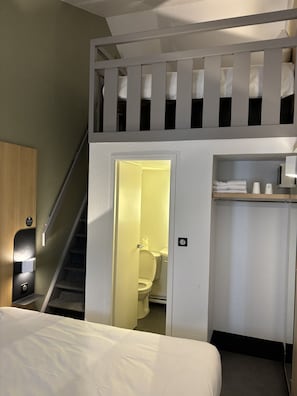 Family Room, Multiple Beds