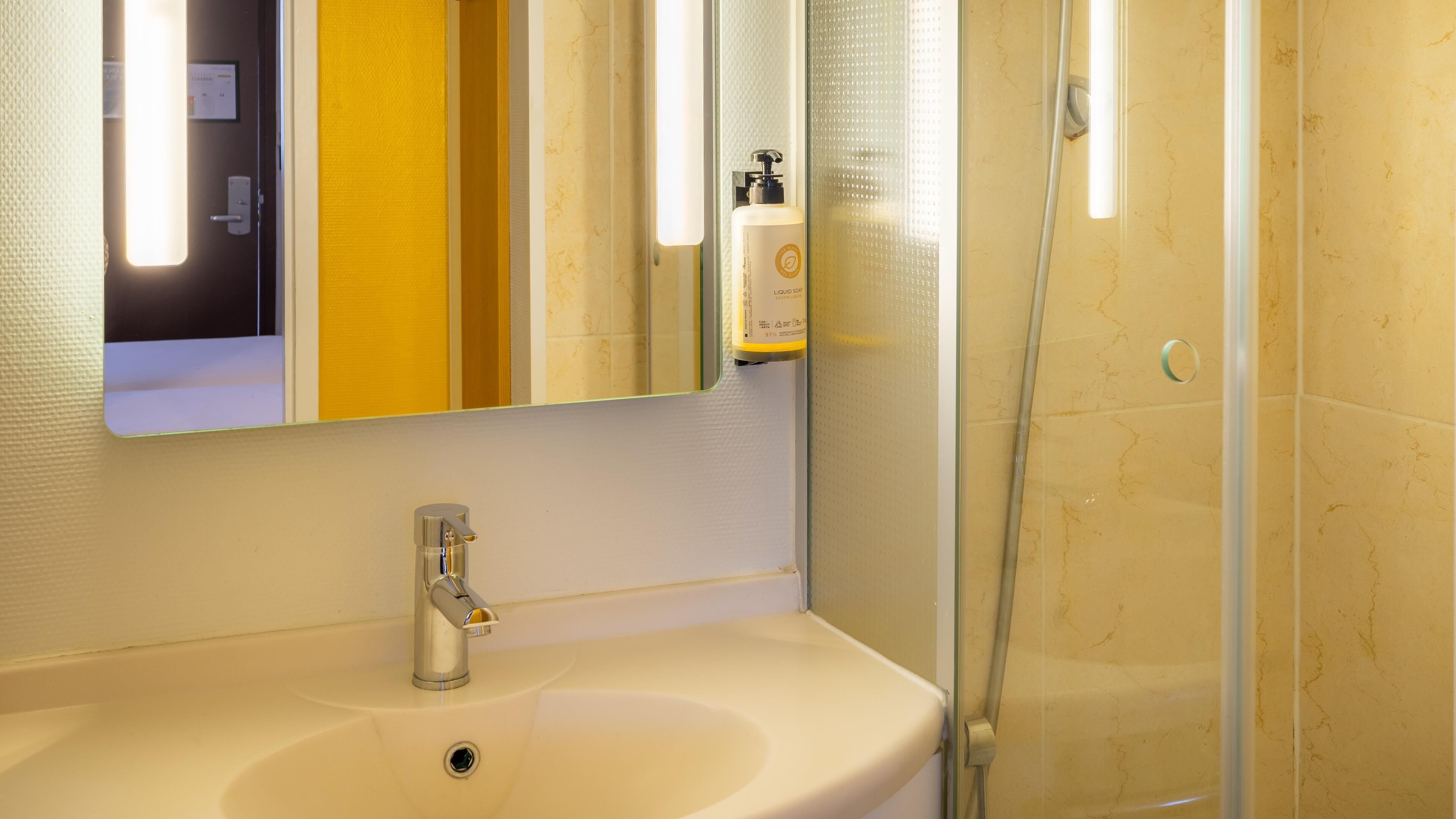 Rolstoeltoegankelijke badkamer