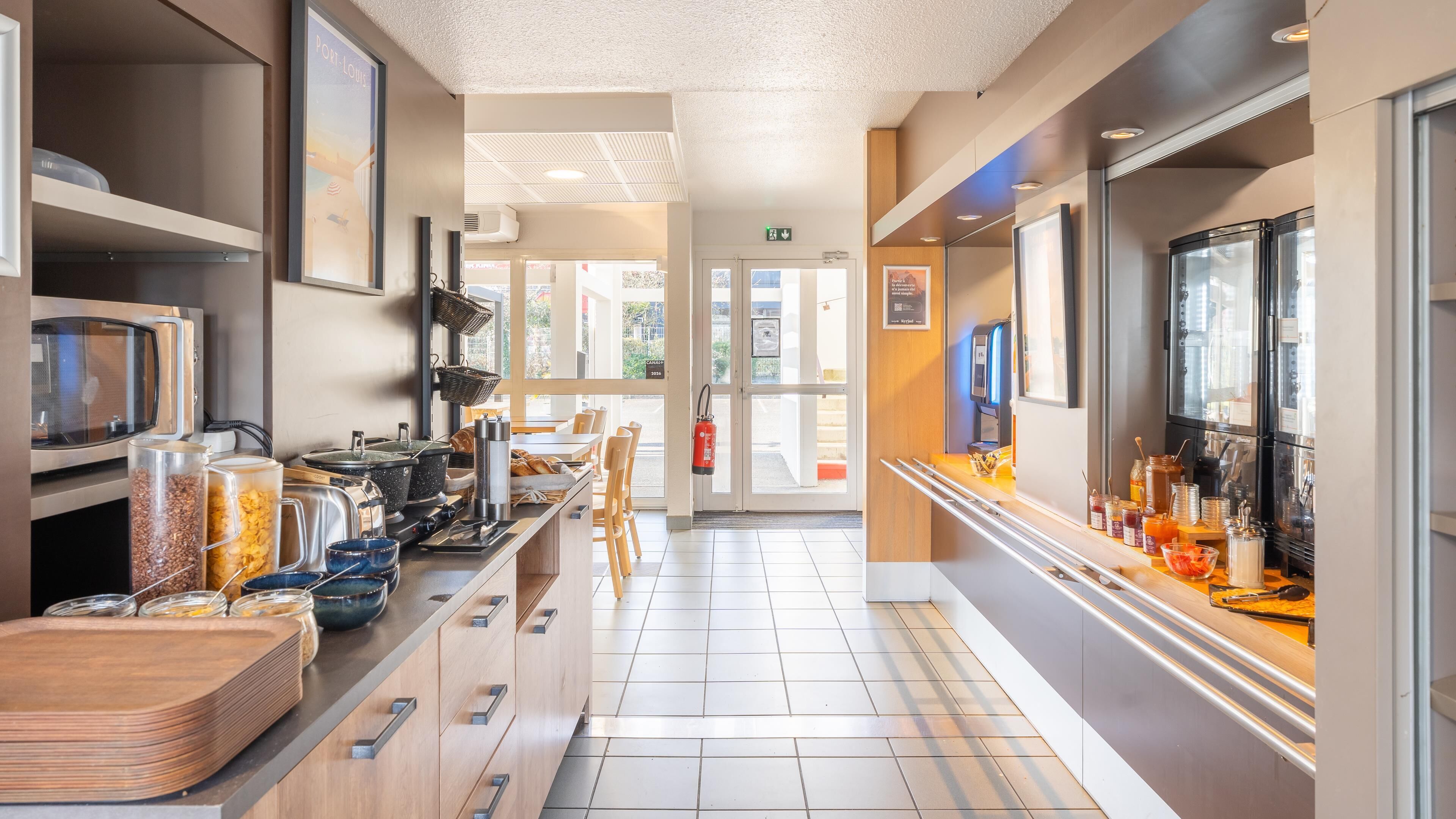 Petit déjeuner buffet servi tous les jours en supplément