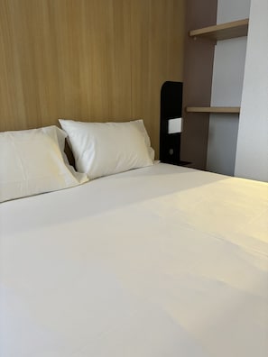Bureau, rideaux occultants, chambres insonorisées, Wi-Fi gratuit