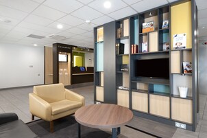 Coin salon dans le hall