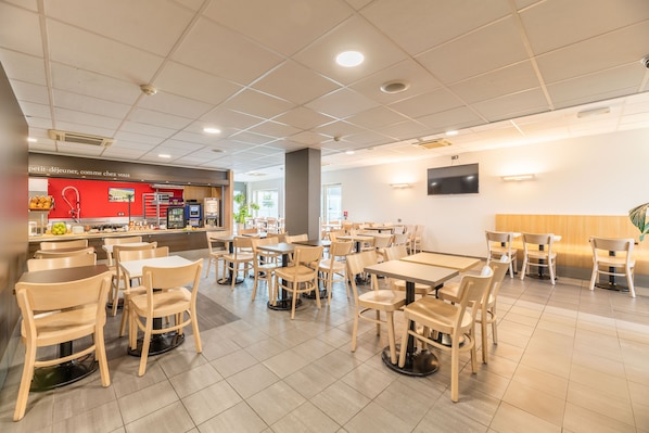Desayuno buffet todos los días (con cargo)