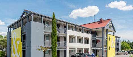 Fachada de la propiedad