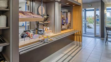 Desayuno buffet todos los días (con cargo)