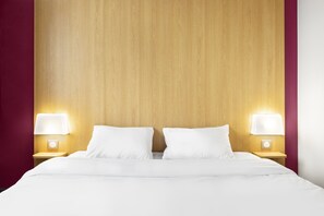 Ropa de cama de alta calidad y escritorio