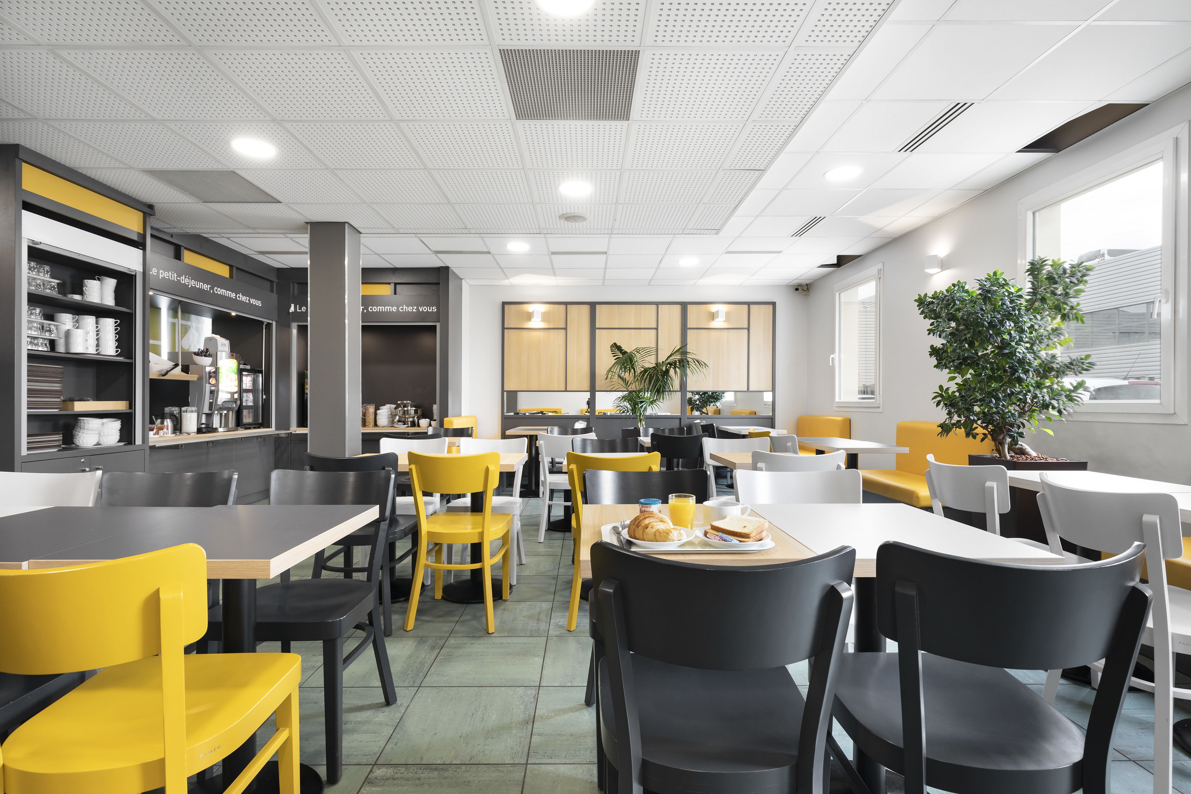 Desayuno buffet todos los días (con cargo)