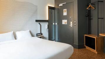 Chambre Double, accessible aux personnes à mobilité réduite, non-fumeurs | Literie de qualité supérieure, bureau, chambres insonorisées