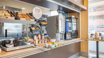 Desayuno buffet todos los días (con cargo)