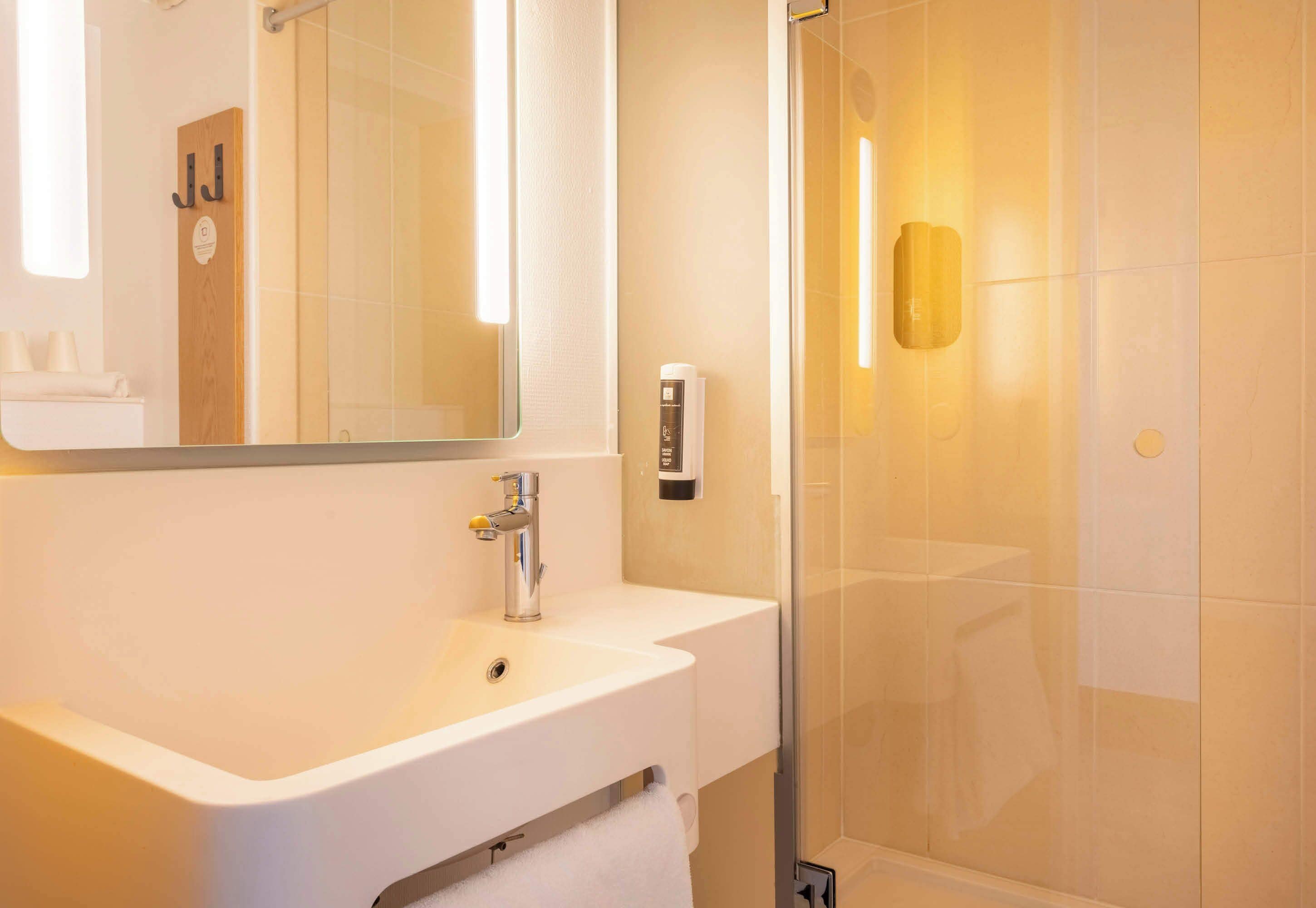 Photo - B&B HOTEL Martigues Port-de-Bouc