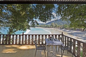 Junior suite, uitzicht op zee | Kameruitzicht