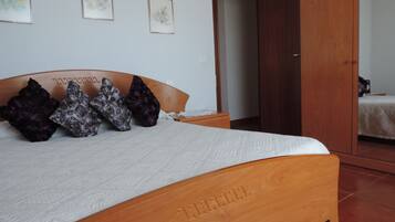 Appartement, 3 slaapkamers | 1 slaapkamer, bedden met traagschuimmatras, individueel gedecoreerd