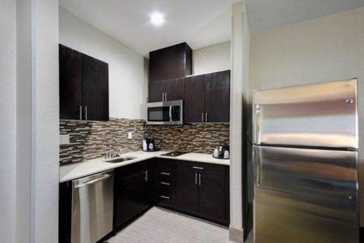 suite, multiple beds, accessible, non smoking (efficiency) | desk, iron/ironing board, free cots/infant beds, free wifi