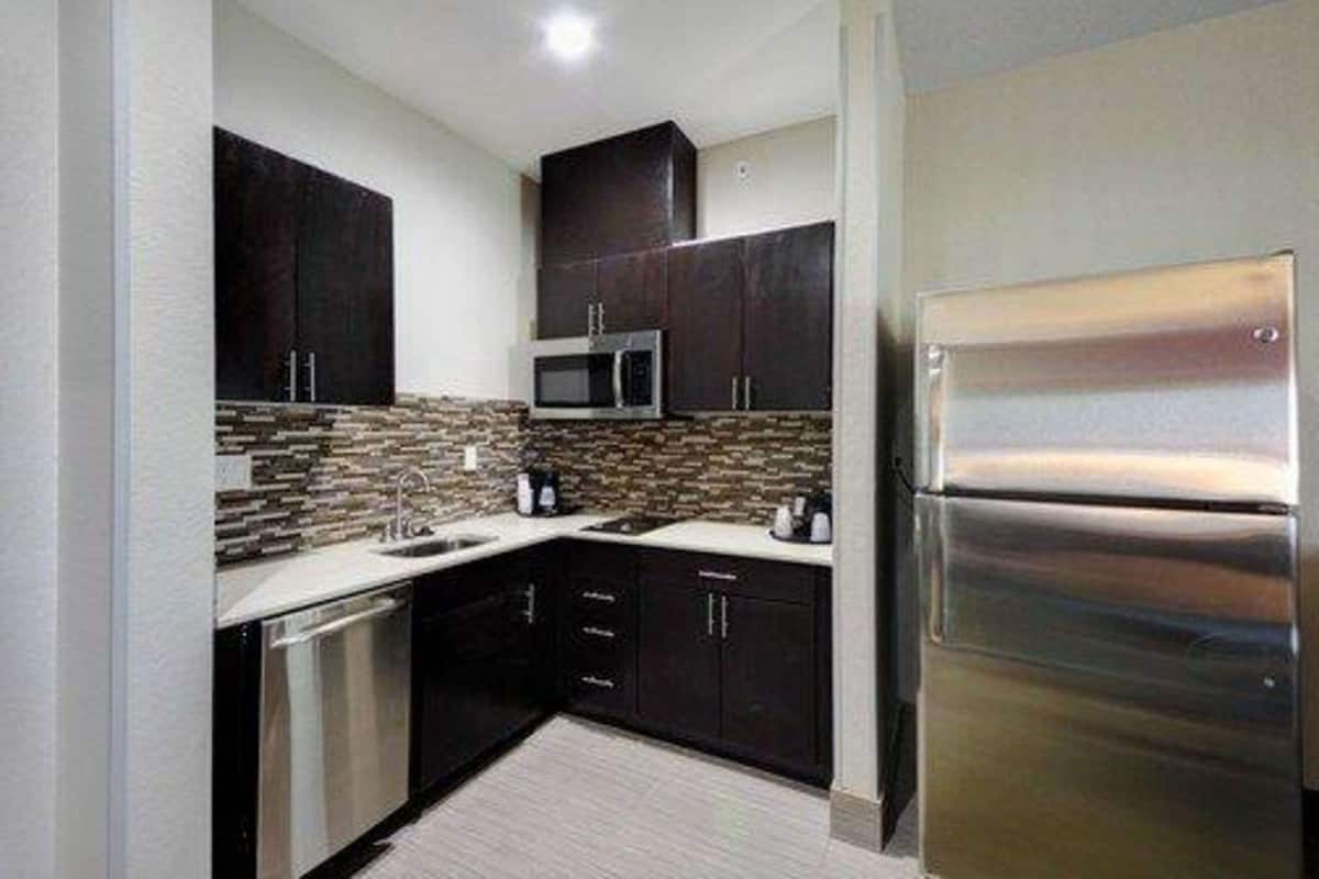 Suite, Multiple Beds, Accessible, Non Smoking (Efficiency) | Desk, iron/ironing board, free cribs/infant beds, free WiFi