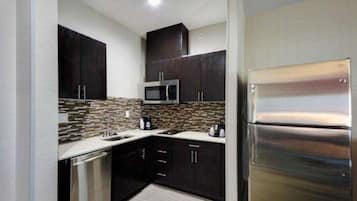 Suite, Multiple Beds, Accessible, Non Smoking (Efficiency) | Desk, iron/ironing board, free cribs/infant beds, free WiFi