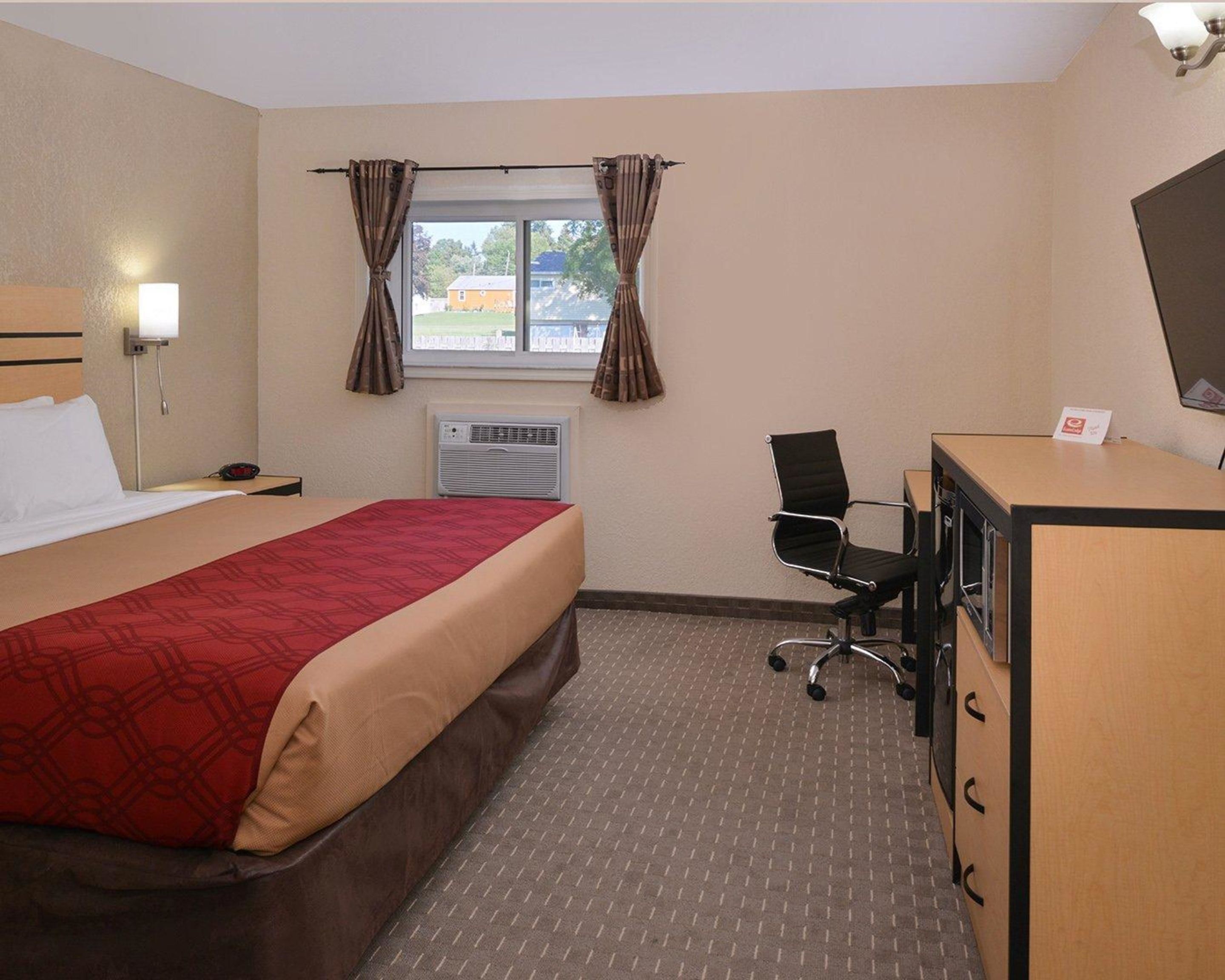 standard room, 1 king bed, non smoking | individually furnished, desk, laptop workspace, blackout curtains