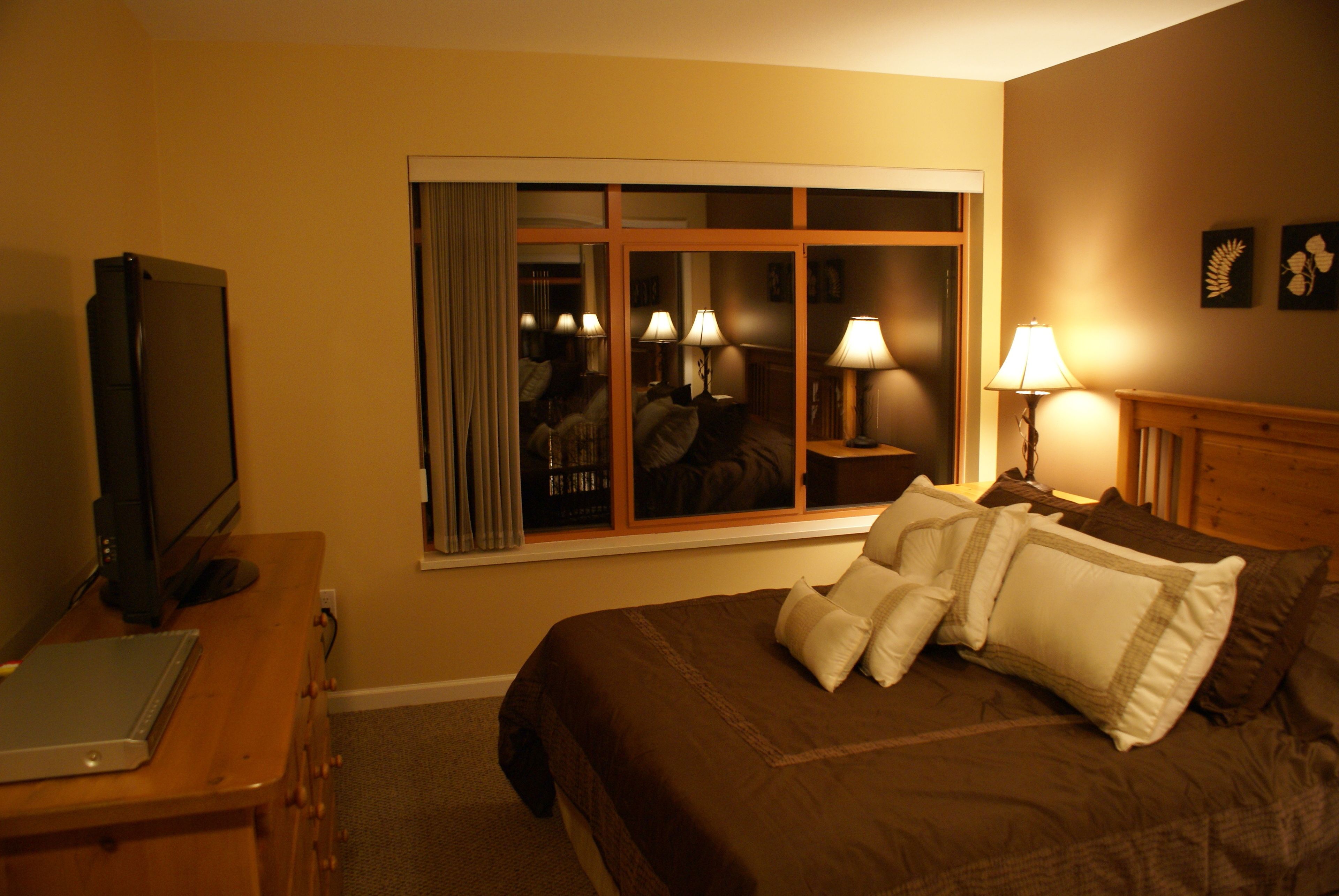 Suite, 2 Bedrooms (Village North) | Seterika/papan seterika, Wi-fi percuma, cadar katil 