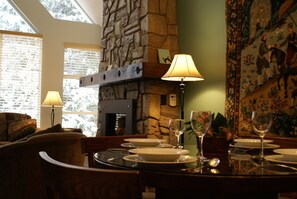 Suite, 1 soverom (Blackcomb Benchlands) | Spiseområde på rommet