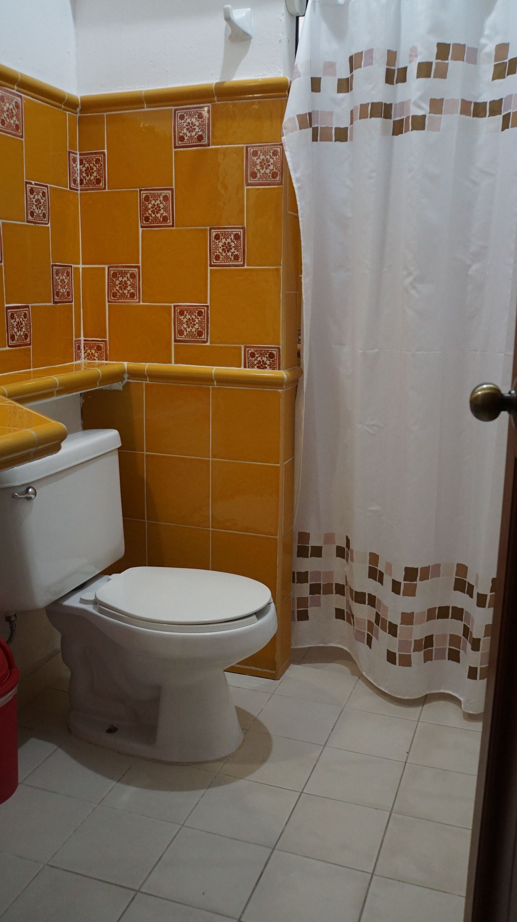 standard room | bathroom amenities | shower, free toiletries, hair dryer, towels