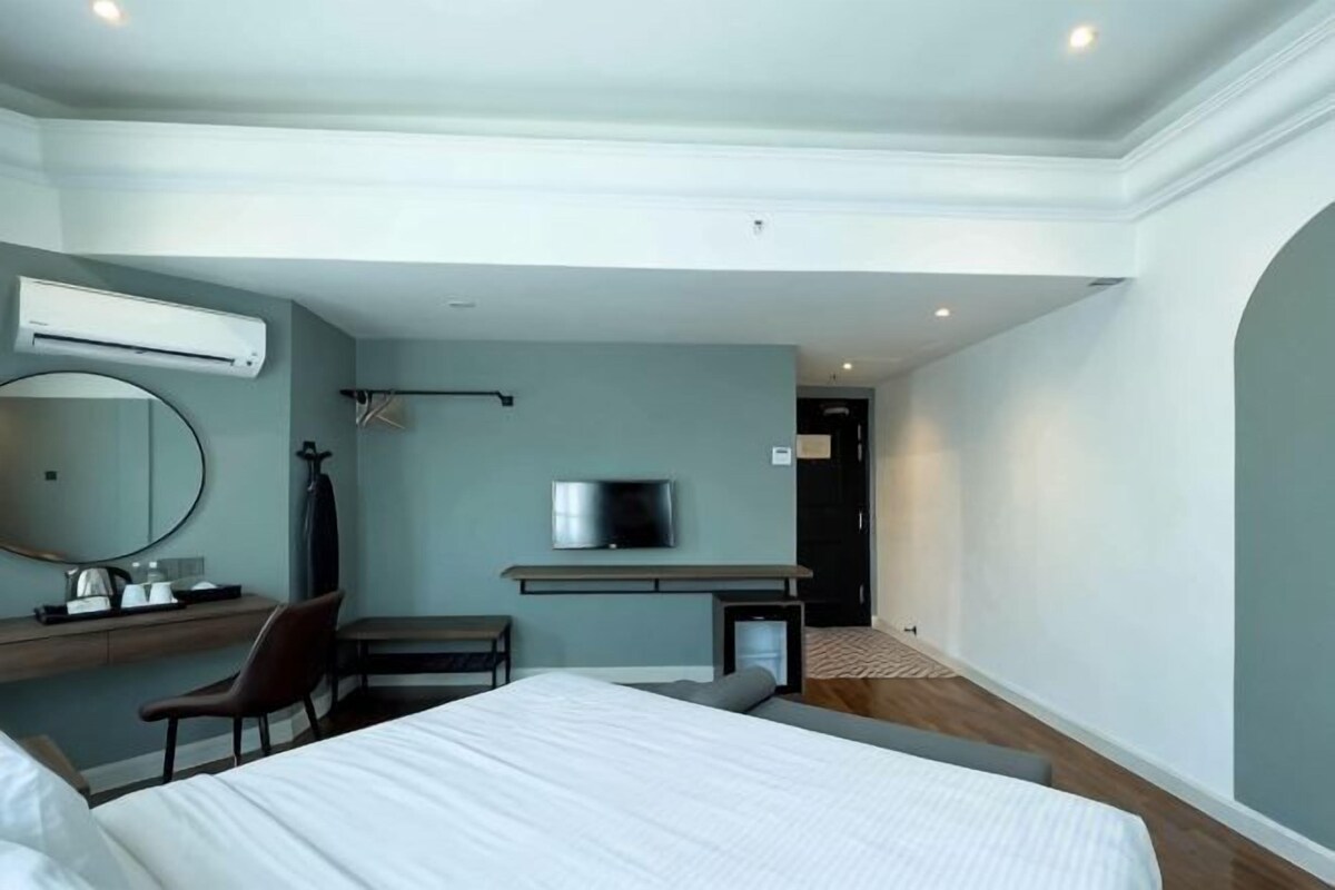 Costa Room