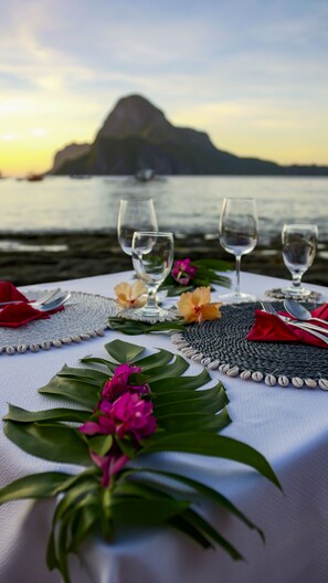 Breakfast, lunch, dinner served; international cuisine, pool views  - Cadlao Resort & Restaurant (El Nido)