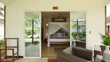 In-room safe, bed sheets