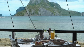 Breakfast, lunch, dinner served; international cuisine, pool views