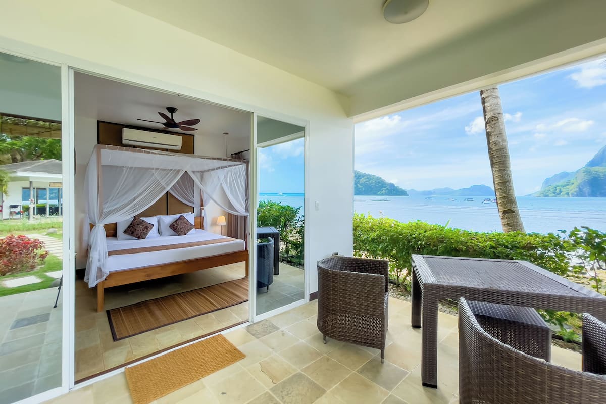 2 bedrooms, in-room safe, bed sheets
