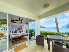 Casa de campo, frente al mar (Front) | Caja de seguridad en la habitación y ropa de cama 