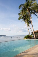 2 piscinas al aire libre